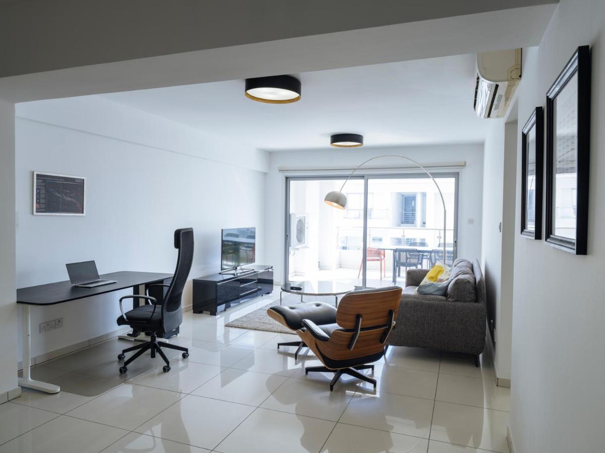 Chapo Central Nicosia Luaran gambar