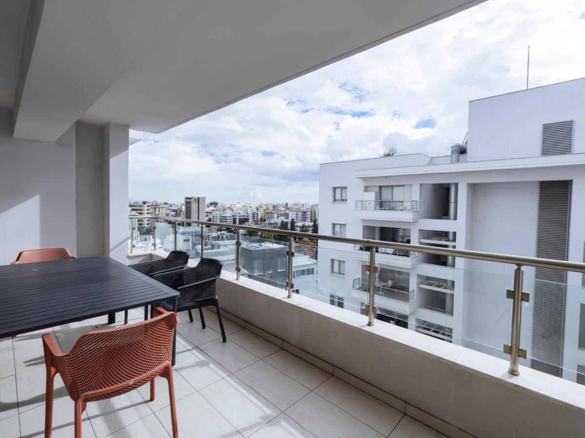 Chapo Central Nicosia Luaran gambar