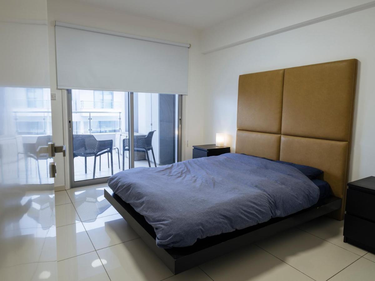 Chapo Central Nicosia Luaran gambar